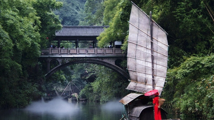 长江三峡+三峡大坝+三峡人家3日2晚私家团·【私家专享.VIP专车出行.不拼团.舒适漫游.品质酒店.专属客服.无购物】一帧山水一幅画·领略原汁原味西陵峡谷风光丨品味三峡人家+登观三峡大坝+乘豪华游轮过船闸·水涨船高