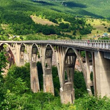 塞尔维亚+黑山+杜米托尔国家公园6日5晚私家团