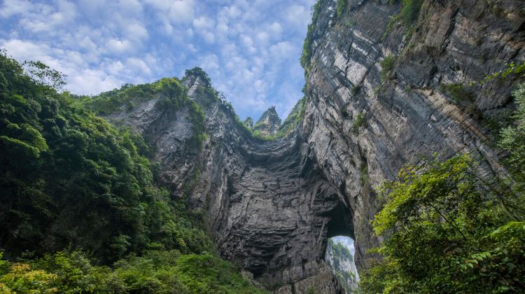 2-Day Small Group Tours: Deep tour to Chongqing Wulong district for 2 days, Three Natural Braidges, Longshuixia Fissure Gorge Cleft, Furong River Cruise