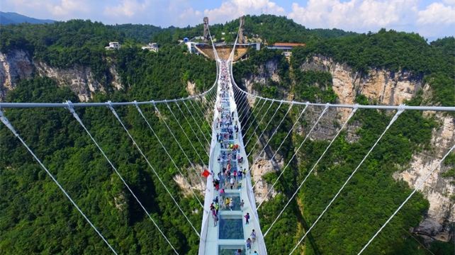 6-Day Scenic Hunan Group Tour·Zhangjiajie National Park, Glass Bridge & Tianmen Highlights