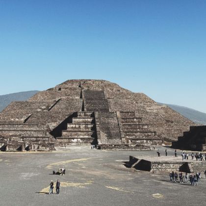 墨西哥墨西哥城+圣胡安特奥蒂瓦坎日月金字塔+霍奇米尔科2日1晚私家团