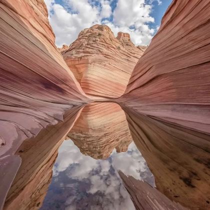 陕西延安甘泉大峡谷+陕西波浪谷景区+枣园革命旧址+宝塔山2日1晚跟团游