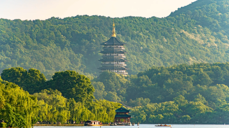 2-Day China + Hangzhou + West Lake + Lingyin Temple + Longjing Village·  