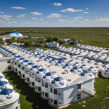 内蒙古鄂尔多斯+成吉思汗陵旅游区+鄂尔多斯草原旅游区+夜鸣沙旅游区+七星湖沙漠生态旅游区+响沙湾5日4晚私家团