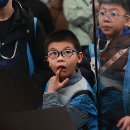 历史人文·古蜀迷踪·三星堆一日研学亲子营·资深研学导师带孩子们走进三星堆博物馆·剧情演绎+推理探究+课外实践活动·穿越三千年解锁三星堆·模拟考古+青铜制作+颁发实践证书！6岁以上可单飞