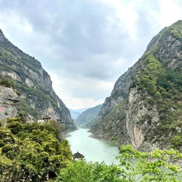 四川广元+皇泽寺+千佛崖+剑门关+昭化古城4日3晚私家团