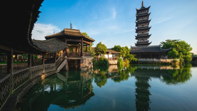 5-Day China Jiangnan Cultural Private Tour from Suzhou to Hangzhou· Hanshan Temple, Shantang Street, Lion Grove Garden, West Lake and Lingyin Temple