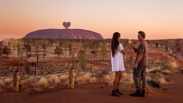 <3天>【旷野峡谷探索 | 日出日落之旅】北领地乌鲁鲁-卡塔丘塔-帝王谷·乌鲁鲁日出日落美景+岩石环游、徒步帝王谷/乌鲁鲁平衡车+沙漠骑骆驼、可选原野星光展/观星之旅等(2人成行)