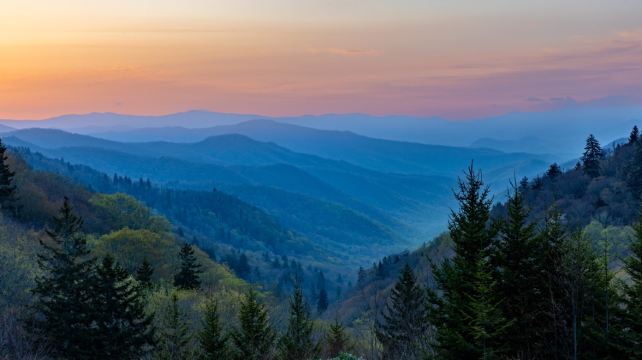 4-Day Washington D.C. Tour·Luray Caverns, Great Smoky Mountains, Pigeon Forge, New River Gorge, Shenandoah National Park