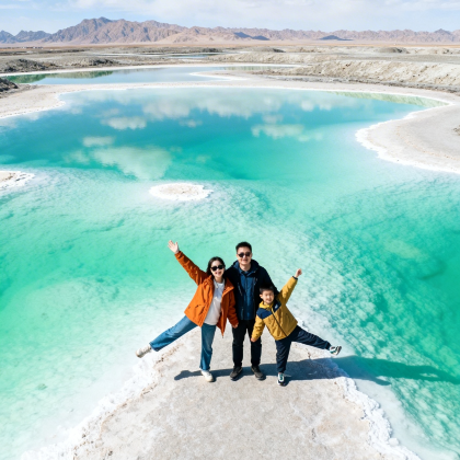 茶卡盐湖+大柴旦翡翠湖旅游景区+张掖+敦煌+嘉峪关+乌素特水上雅丹地质公园7日6晚私家团
