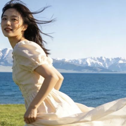 新疆乌鲁木齐+北疆+伊犁8日7晚跟团游