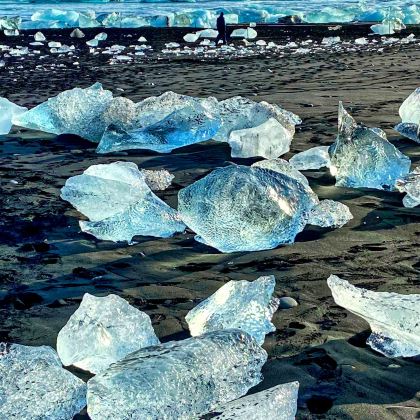 冰岛雷克雅未克+蓝湖+斯奈山半岛+黑沙滩9日7晚拼小团