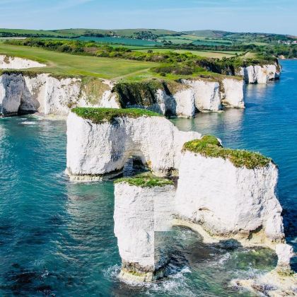 英国伦敦+温彻斯特+伯恩矛斯+埃克塞特+巴斯+康瓦尔郡10日9晚私家团