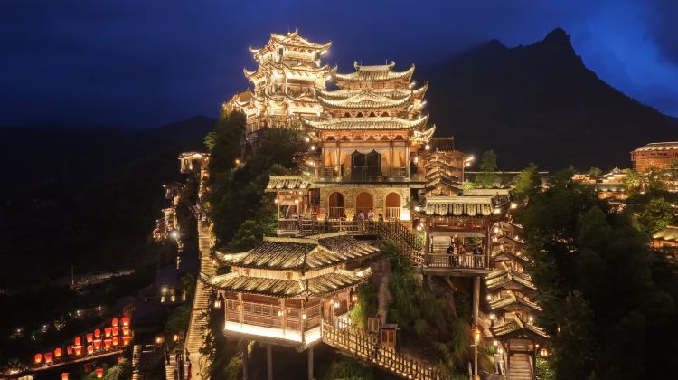 11-Day Shanghai, Hangzhou, Suzhou, Wuzhen, Jingdezhen, Wangxian Valley, Huangshan , Hongcun, Xixinan · 3 Intangible Cultural Heritage Experiences · Airport Transfer Upgrade · Complimentary Michelin Dining