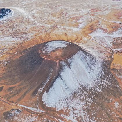 呼和浩特+辉腾锡勒草原+乌兰哈达火山地质公园3日2晚跟团游