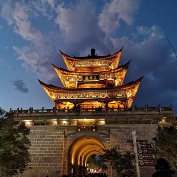 大理市+怒江大峡谷+福贡+贡山+独龙江+丙中洛风景区+秋那桶+六库+保山7日6晚拼小团