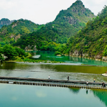 浙江台州神仙居+天台山景区+雁荡山+楠溪江风景旅游区+紫阳街6日5晚跟团游