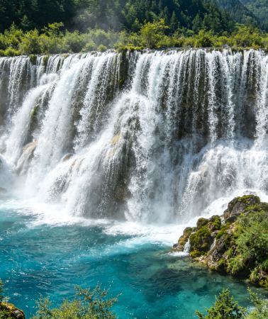 6D5N • Private chartered vehicle for the entire itinerary: Chengdu + Jiuzhaigou + Huanglong National Scenic Area + Bipenggou + Mount Siguniang