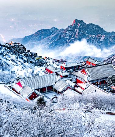 5天4晚 • 秋冬限定·濟南＋趵突泉＋泰山＋曲阜三孔·12人零購物小團｜含4早餐3正餐｜升等1晚5鑽度假飯店｜導遊精講｜贈雙演出＋雙博物館｜24H接送