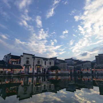 黄山+宏村景区+婺源篁岭+望仙谷+三清山风景区+景德镇+庐山10日9晚跟团游