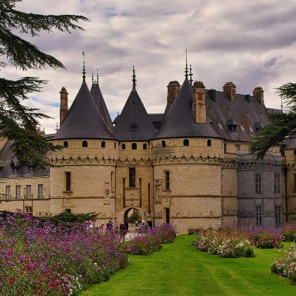 法国巴黎+巴塞罗那+安道尔+波尔多8日7晚跟团游