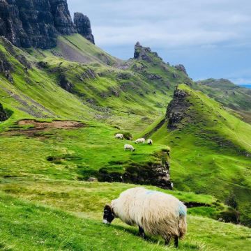 英国爱丁堡+因弗内斯+天空岛+苏格兰高地5日4晚拼小团