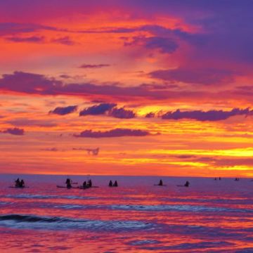 广西南宁+巴马+德天瀑布+北海+越南下龙湾+河内+涠洲岛12日11晚跟团游