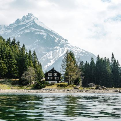 法国巴黎+瑞士日内瓦+因特拉肯+意大利罗马+威尼斯+米兰12日11晚私家团