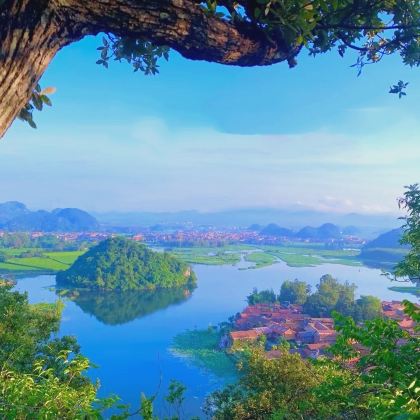 昆明+弥勒+普者黑风景区+元阳+建水+抚仙湖+东川红土地8日7晚私家团