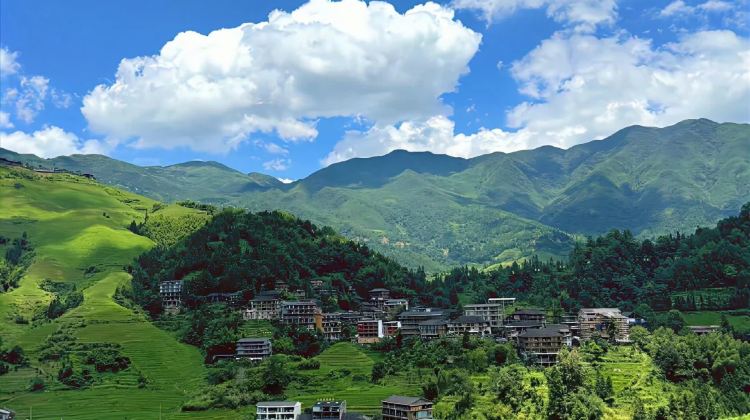 6-Day Guilin Panorama Tours: Guilin + Yangshuo + Li River Scenic Area + Longji Rice Terraces | 10 Pax En Group | 5-star Hotel | International Tourists Only