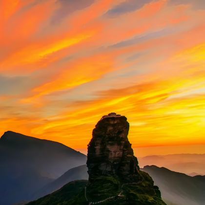 贵州黄果树+梵净山+荔波+西江千户苗寨+镇远6日5晚跟团游