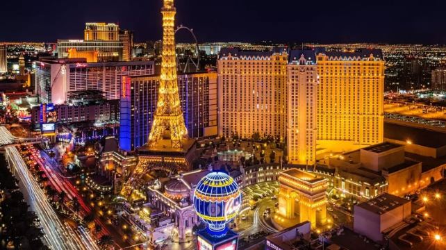 11-Day Yellowstone Tour from Las Vegas·Lower Antelope Canyon, San Francisco, and Salt Lake City