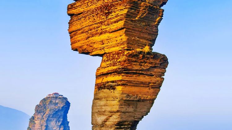 6-Day Private Tours: Huangguoshu Waterfalls Scenic Area, Xijiang Miao Village, Libo, Mount Fanjing, Zhenyuan Ancient Town