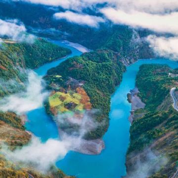 大理市+六库+丙中洛风景区+独龙江+老姆登村+老姆登知子罗+秋那桶+雾里村7日6晚跟团游