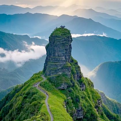 贵州贵阳+黄果树景区+荔波小七孔景区+西江千户苗寨+梵净山6日5晚私家团