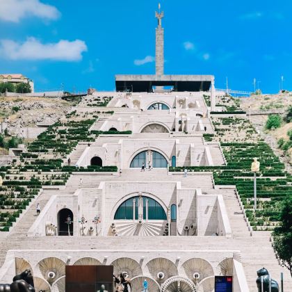 格鲁吉亚+亚美尼亚+博尔若米中央公园+梅斯蒂亚+巴统圣母主教座堂+阿娜努日要塞15日14晚私家团