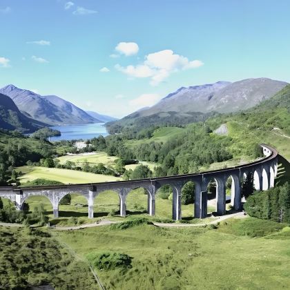 英国苏格兰+洛蒙德湖+格伦科峡谷+格伦菲南高架桥+爱莲·朵娜城堡+尼斯湖游船7日6晚拼小团