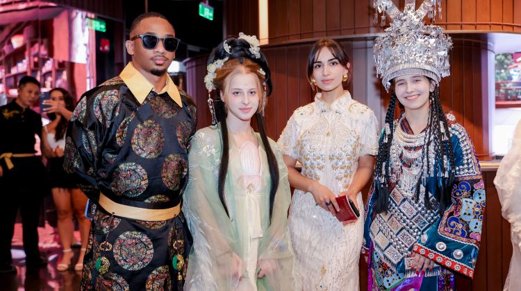 3D2N · Group Tours · China Shanghai ,9-person premium international tourist exclusive group,Shanghai Mini Vacation · Urban Cultural  Experience: Kung Fu Experience, The Bund Lighting Ceremony