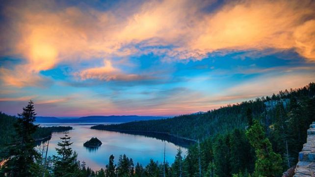 2-Day Lake Tahoe and Boreal Mountain Tour from San Francisco·Reno, California State Capitol Museum