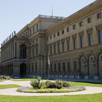 慕尼黑+维也纳+新天鹅堡+施华洛世奇水晶世界10日9晚私家团