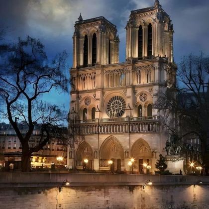 法国11日10晚私家团