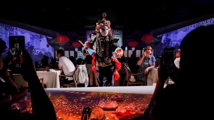 3D2N · Group Tours · China Shanghai ,9-person premium international tourist exclusive group,Shanghai Mini Vacation · Urban Cultural  Experience: Kung Fu Experience, The Bund Lighting Ceremony