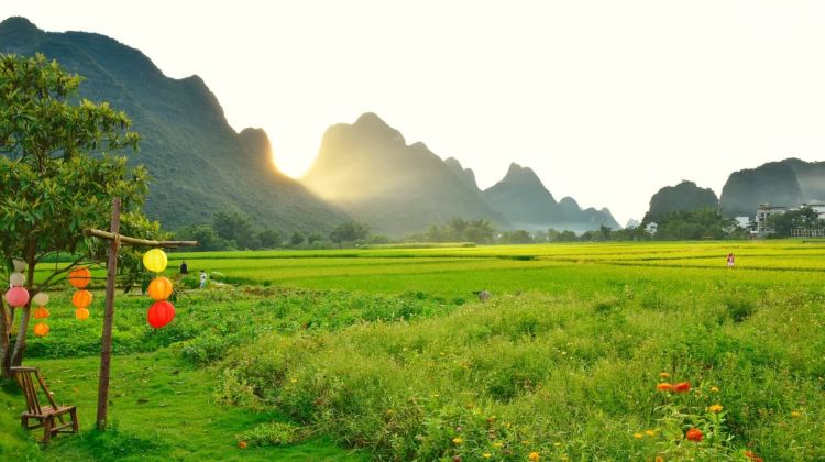 6D5N · Group Tours ·  Include all tips + China's Most Beautiful Scenic Route: Guilin Li River 4-star Cruise + Longji Rice Terraces include round-trip cable car + Yangshuo