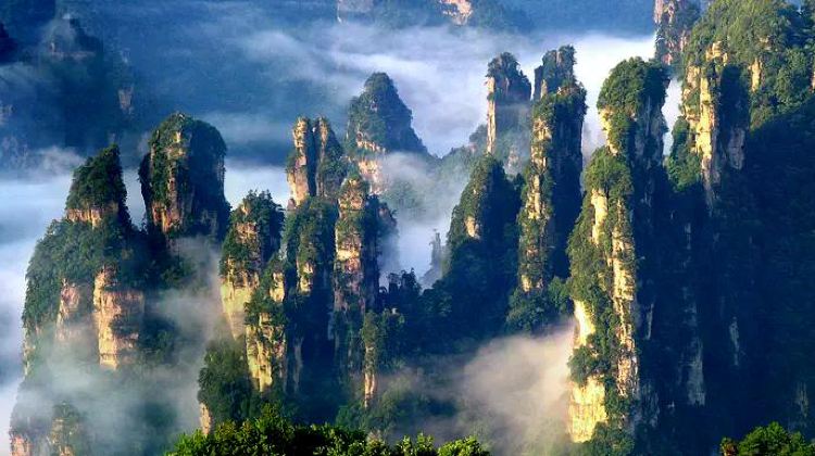 16-Day Journeys: Iconic China