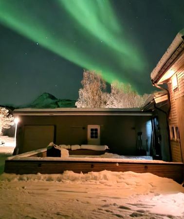 5D4N • All-in-one 5-Day Aurora Arctic Stay in Malangen near Tromsø