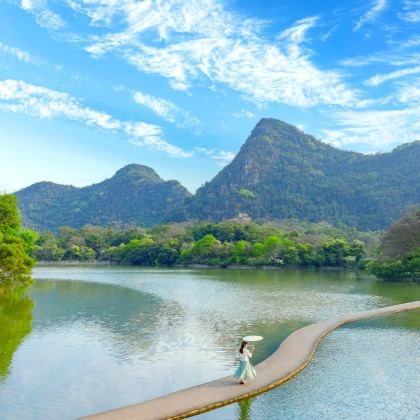 百里柳江旅游景区+龙潭公园+柳州云顶观光+窑埠古镇+鹿寨香桥岩溶国家地质公园4日3晚私家团