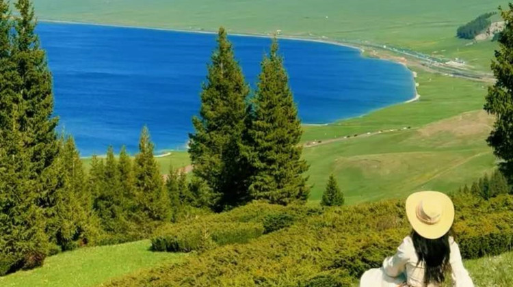 喀什地区+喀拉库勒湖景区+慕士塔格冰川公园+盘龙古道+木吉火山口+喀什古城+白沙山-白沙湖景区6日5晚跟团游·秘境喀什.头等舱 6 日（喀什起止）