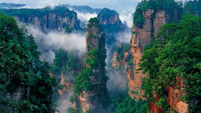 6-Day Scenic Hunan Group Tour·Zhangjiajie National Park, Glass Bridge & Tianmen Highlights
