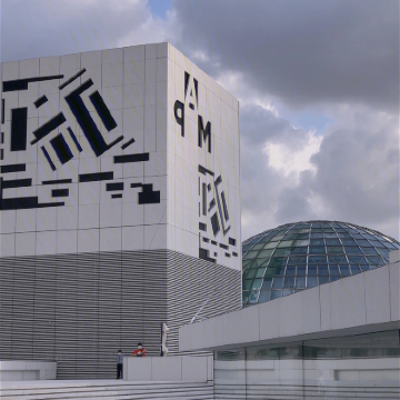 博物馆讲解·浦东美术馆卢浮宫特展单讲解半日亲子营，揭示三大帝国稀世珍宝的秘密，感受宫廷建筑氛围