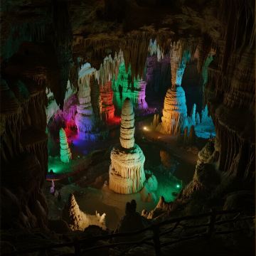 贵州黄果树景区+兴义+赤水+荔波+梵净山16日15晚私家团